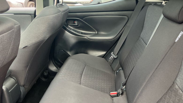 Toyota Yaris 1.5 Hybrid Design 5dr CVT Hybrid Hatchback